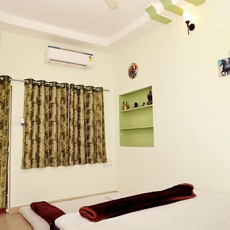 Shree Vinayak Guest House Ujjain Bagian luar foto