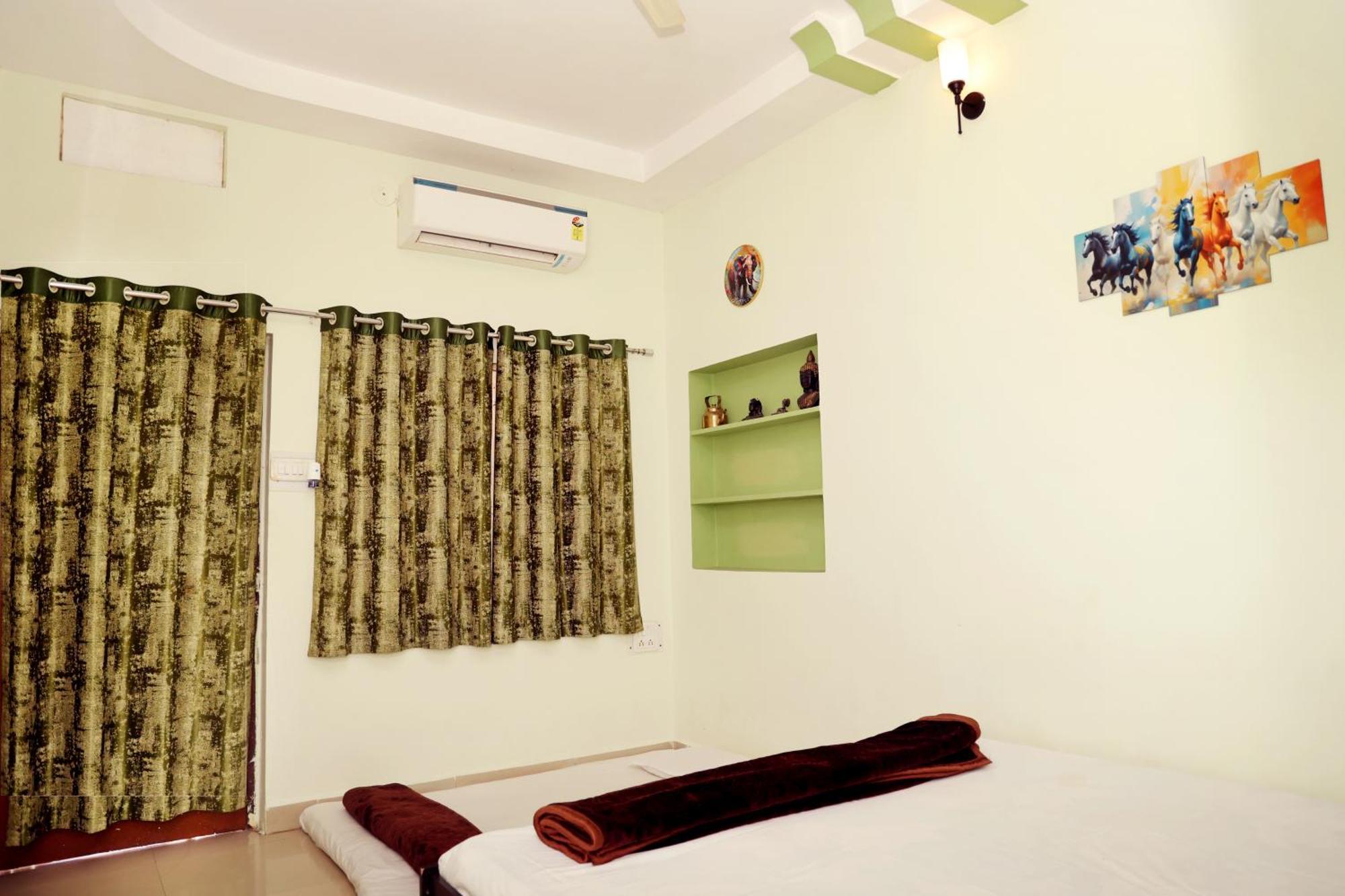 Shree Vinayak Guest House Ujjain Bagian luar foto