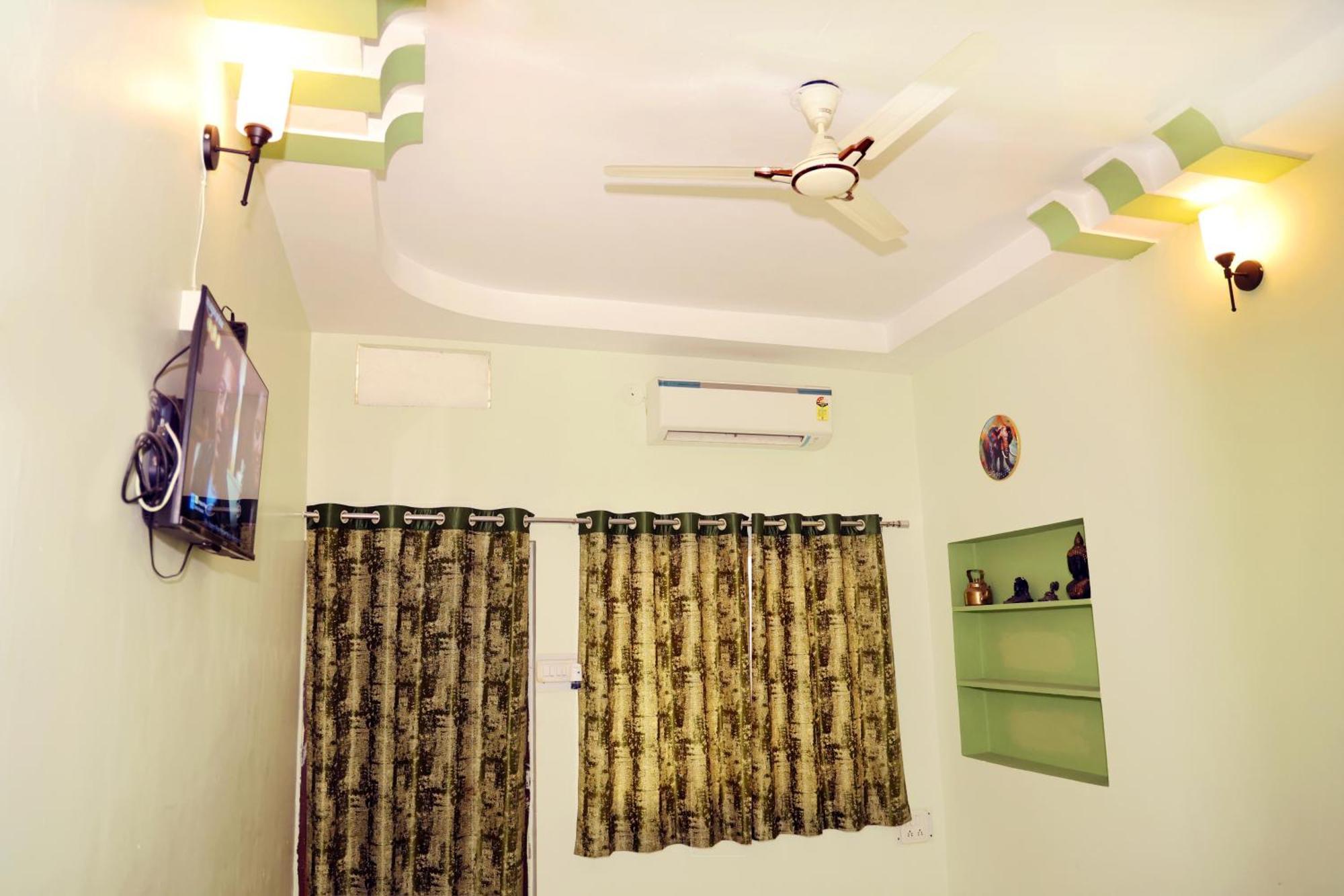 Shree Vinayak Guest House Ujjain Bagian luar foto